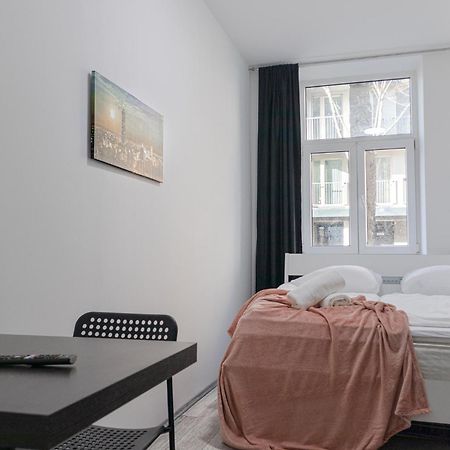 Affordable 5-Br Shared Apartment / Enkplatz U3 Getaway Vienna Exterior photo